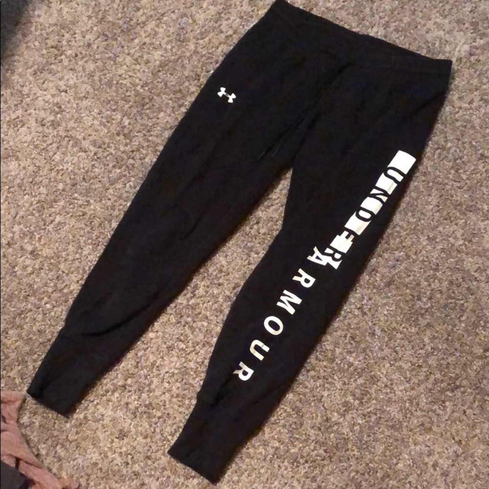 Women’s size small underarmor joggers 🥰